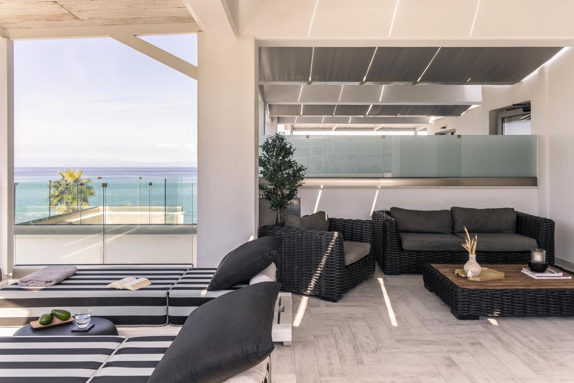 Blue Carpet Luxury Suites Pefkochori Ngoại thất bức ảnh