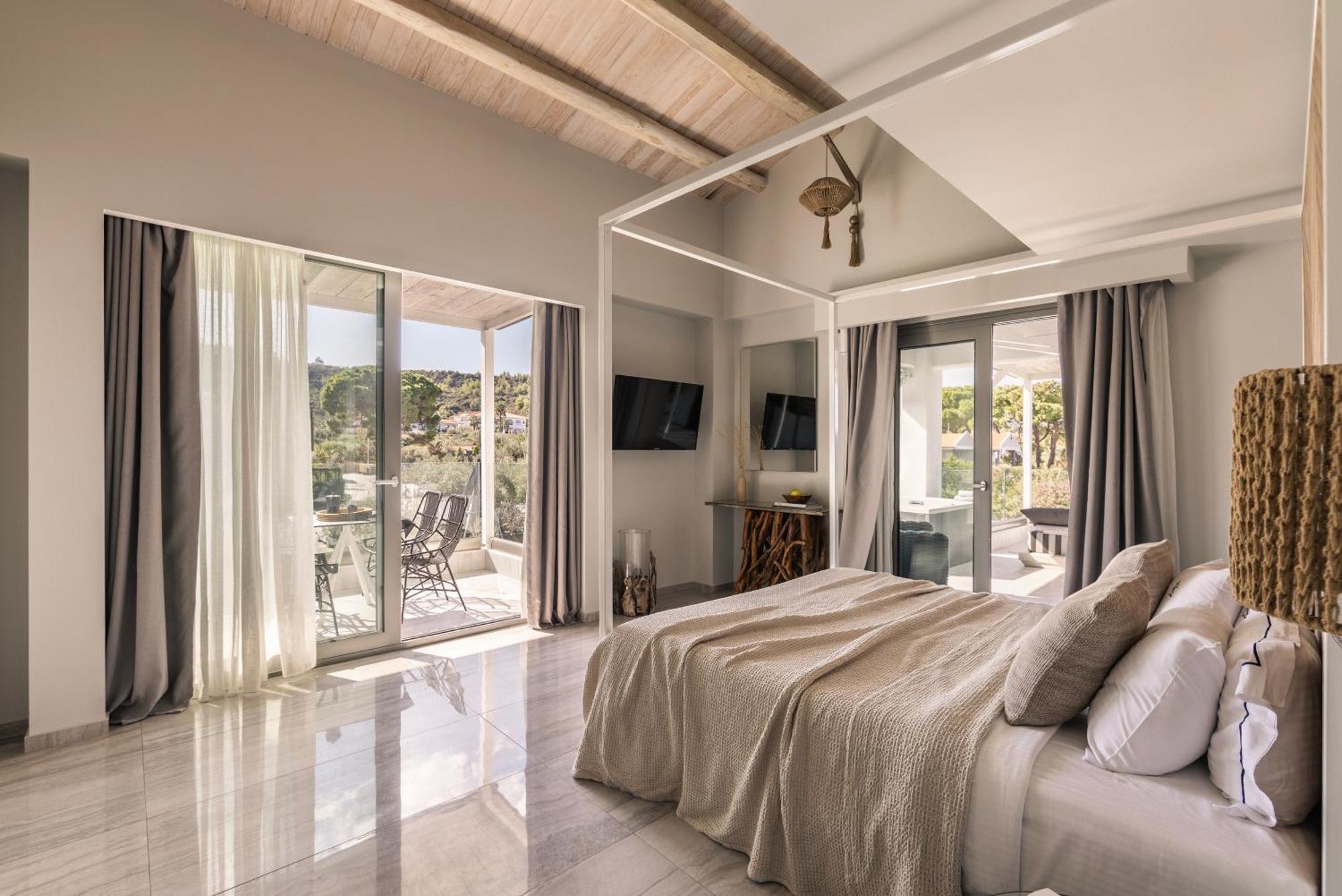 Blue Carpet Luxury Suites Pefkochori Ngoại thất bức ảnh