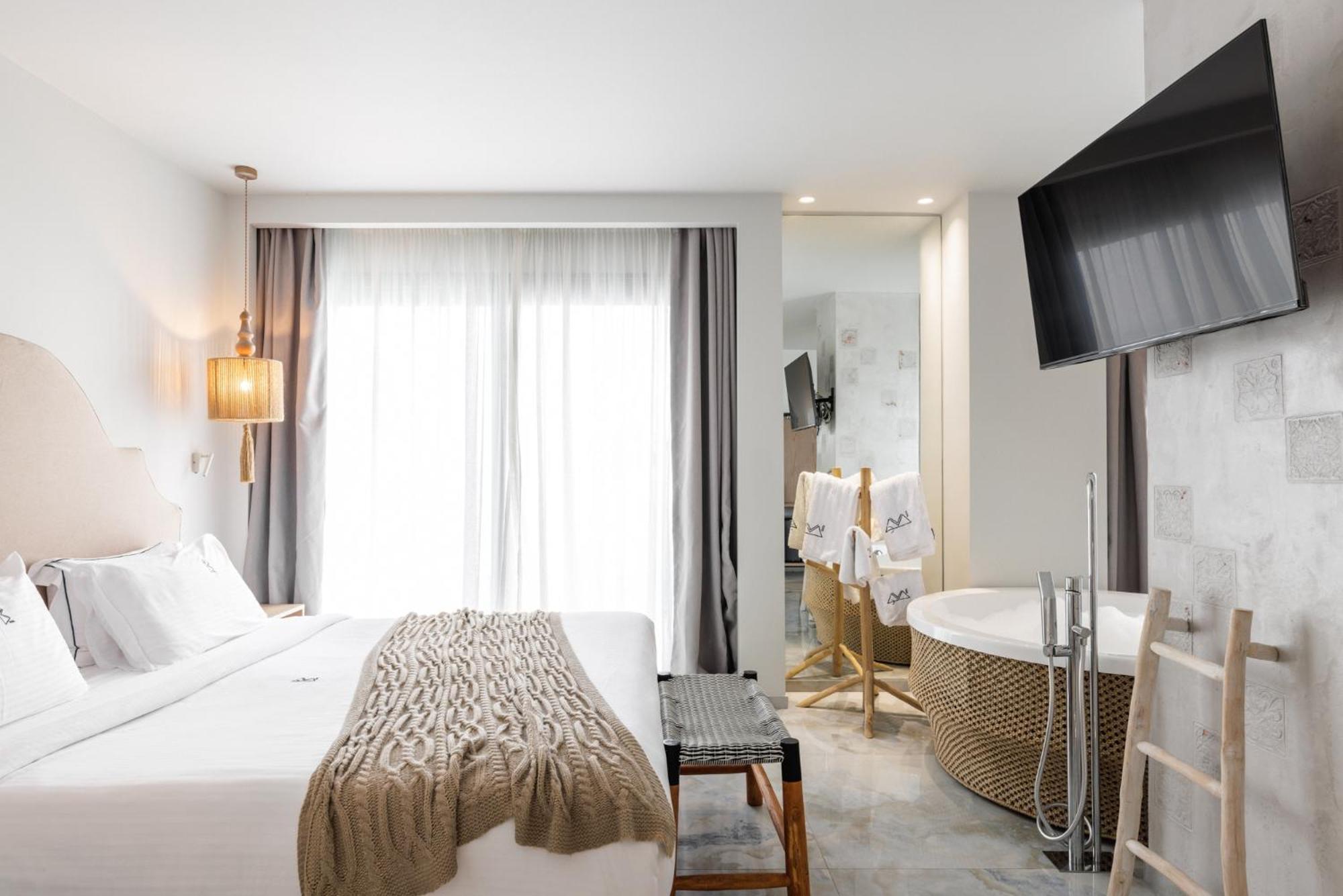 Blue Carpet Luxury Suites Pefkochori Ngoại thất bức ảnh