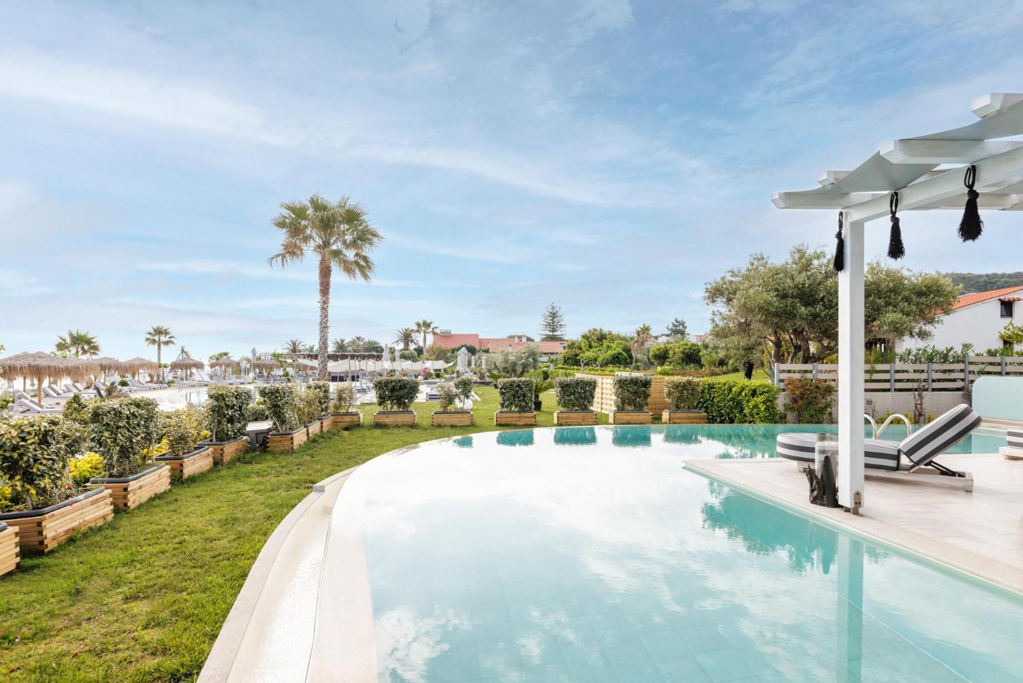 Blue Carpet Luxury Suites Pefkochori Ngoại thất bức ảnh