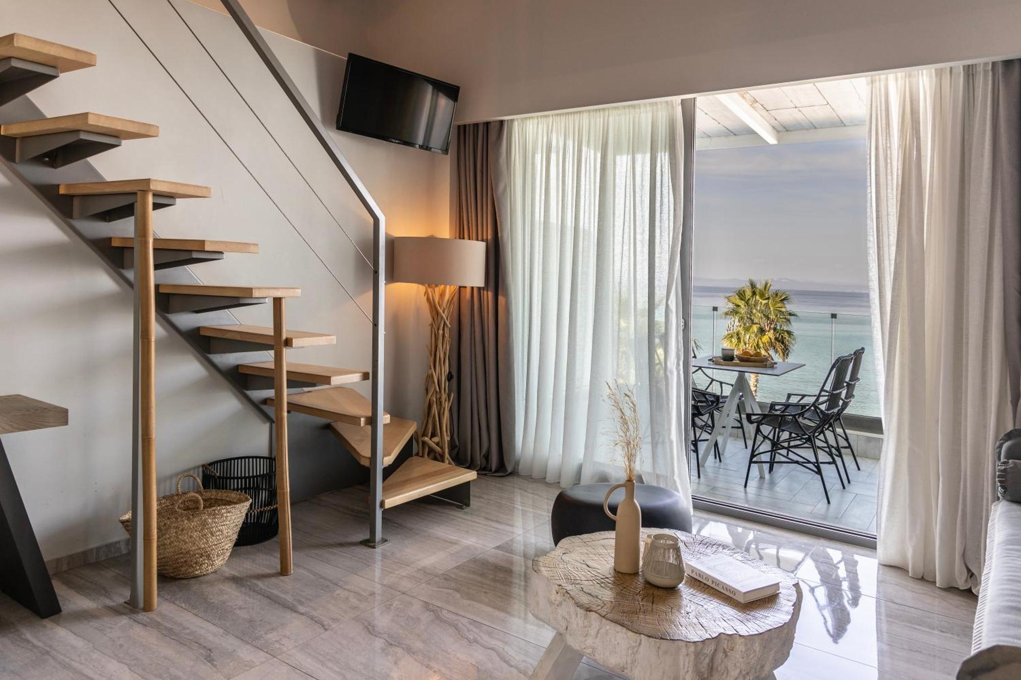 Blue Carpet Luxury Suites Pefkochori Ngoại thất bức ảnh