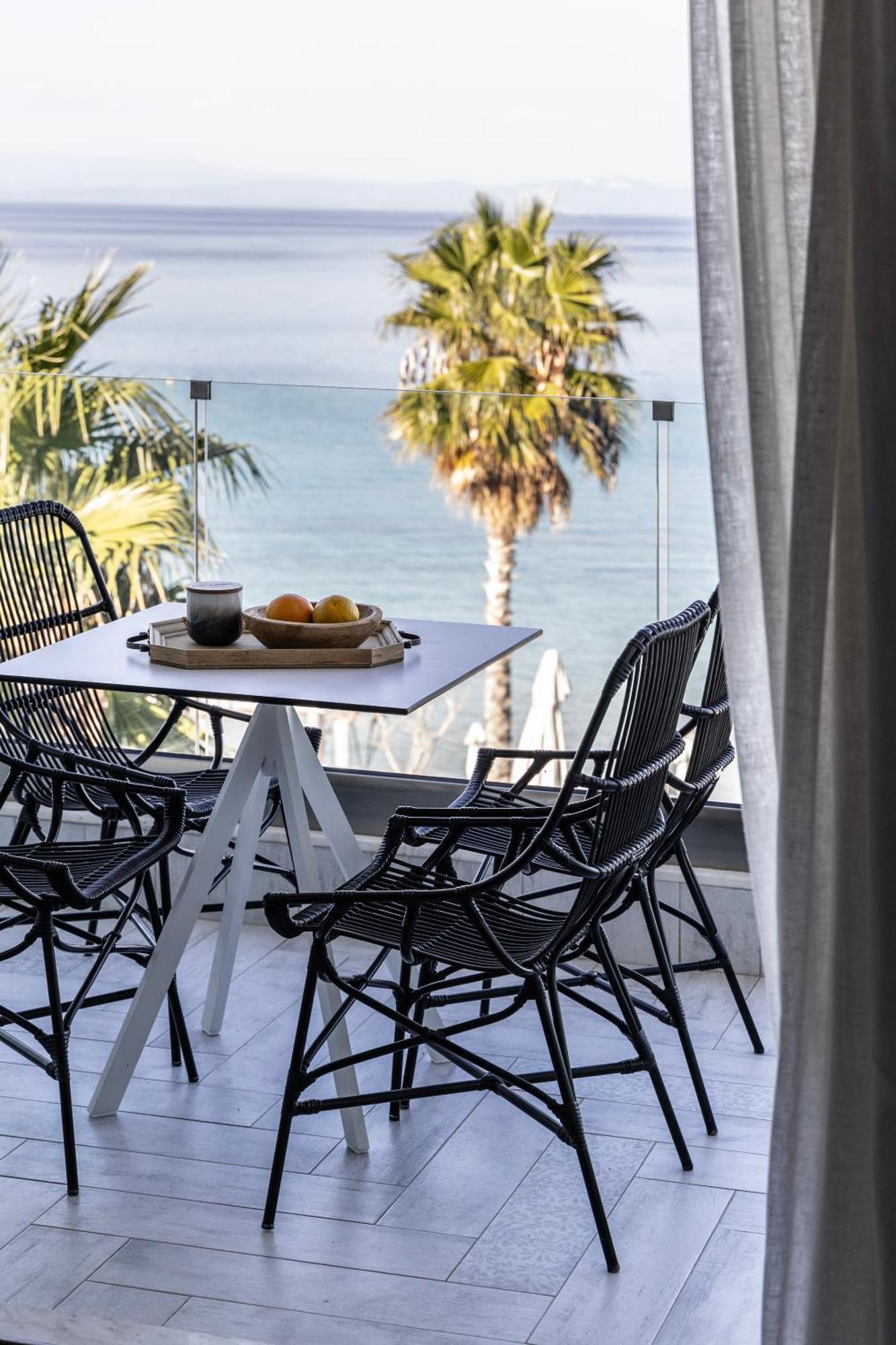 Blue Carpet Luxury Suites Pefkochori Ngoại thất bức ảnh